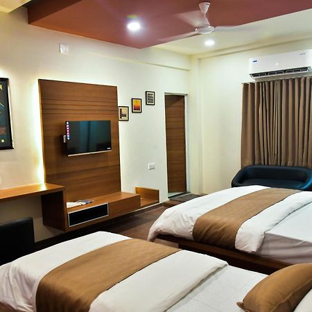 Hotel Ashooka Inn Gandhinagar Kültér fotó