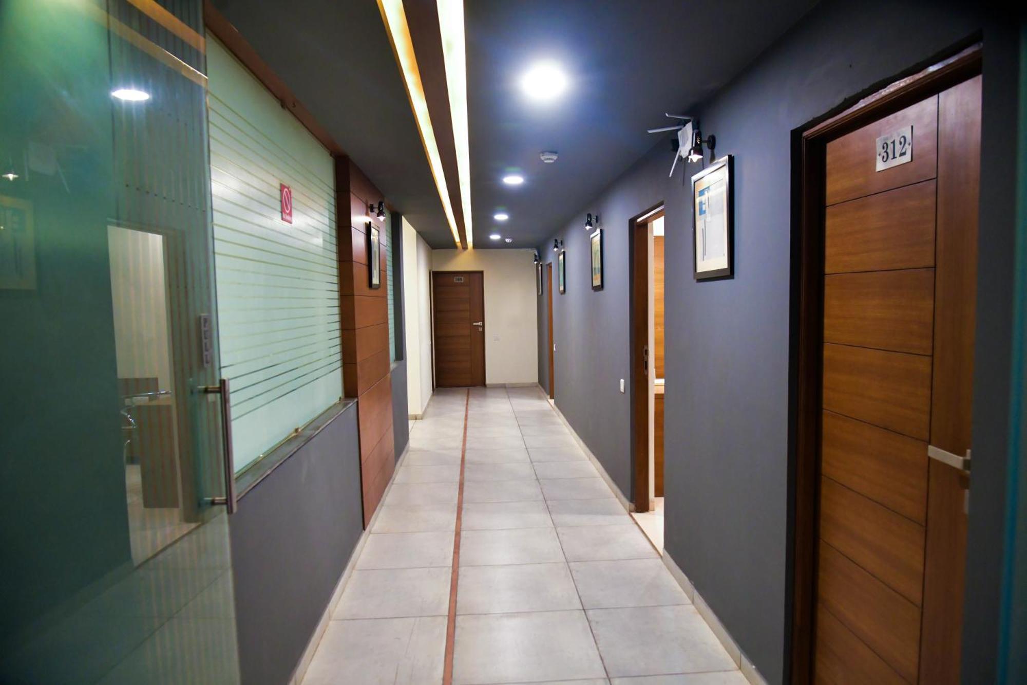 Hotel Ashooka Inn Gandhinagar Kültér fotó