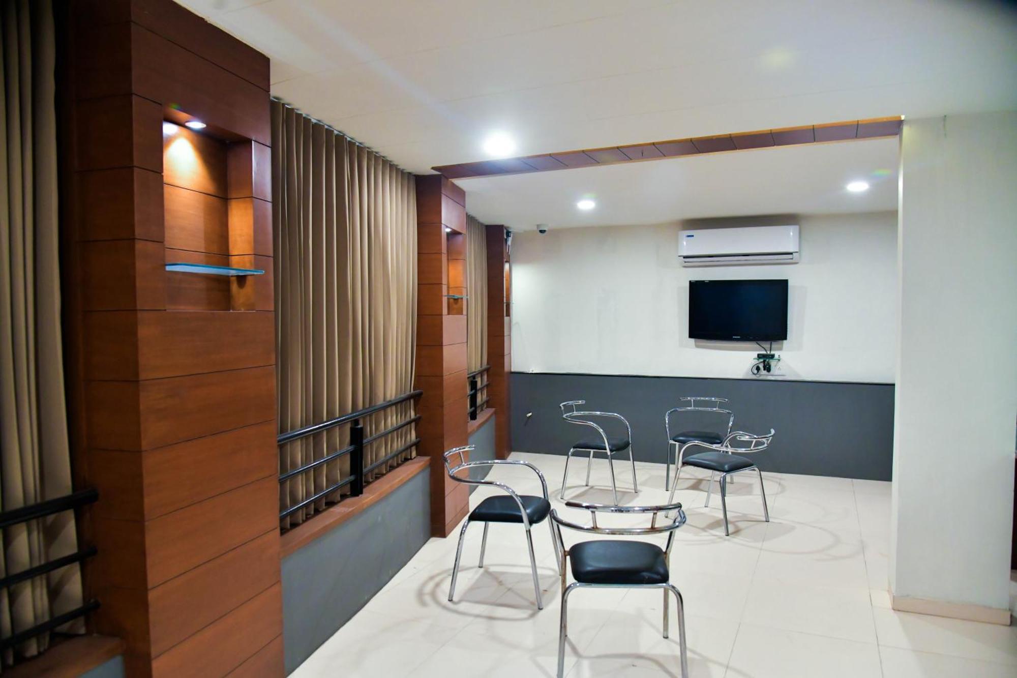 Hotel Ashooka Inn Gandhinagar Kültér fotó