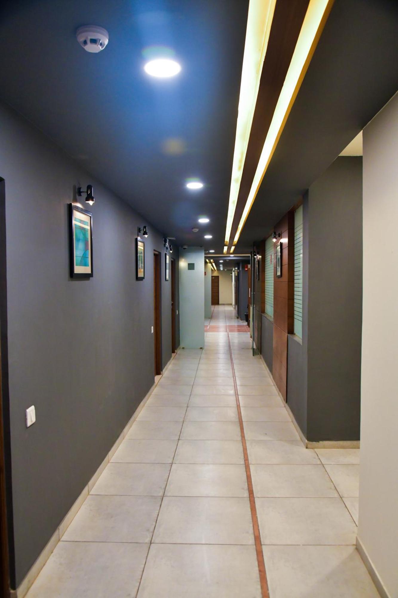 Hotel Ashooka Inn Gandhinagar Kültér fotó