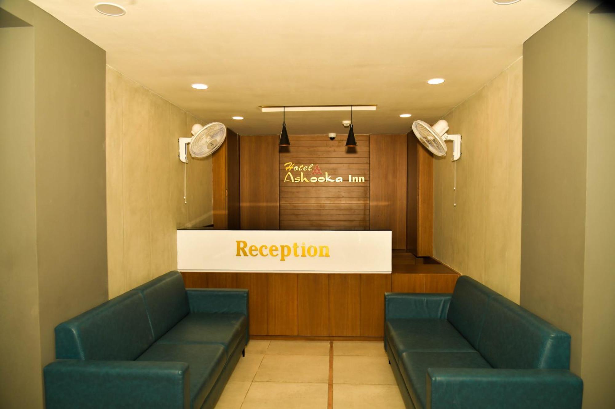 Hotel Ashooka Inn Gandhinagar Kültér fotó