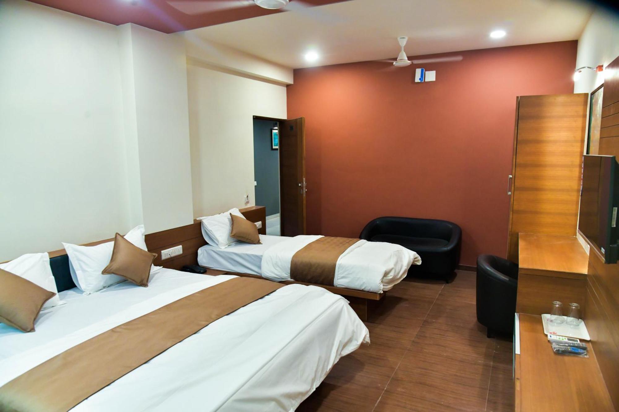 Hotel Ashooka Inn Gandhinagar Kültér fotó