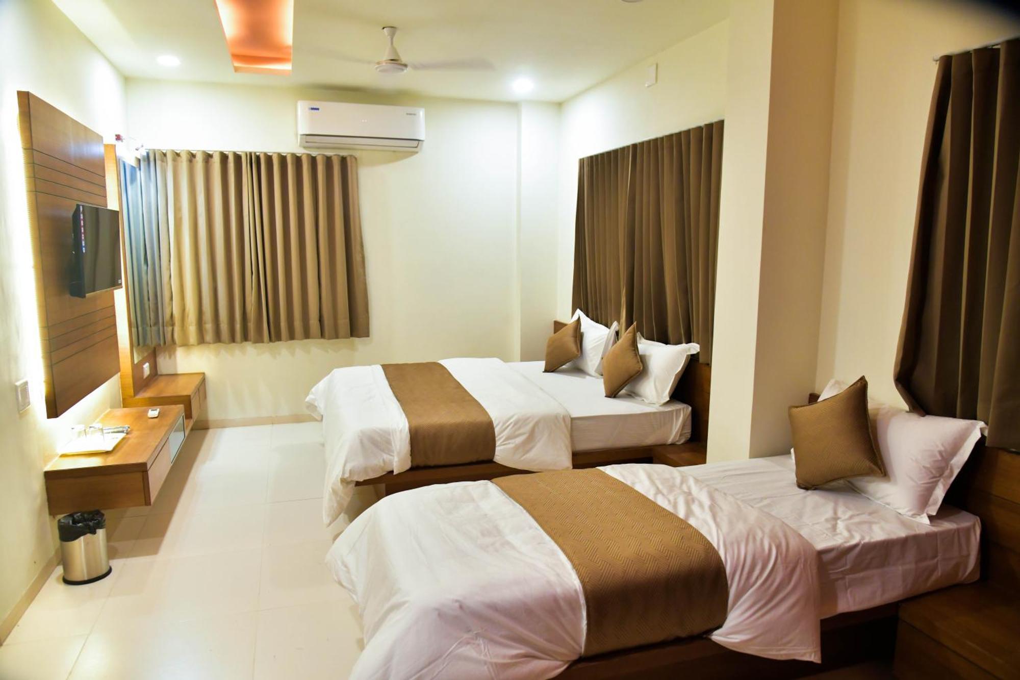 Hotel Ashooka Inn Gandhinagar Kültér fotó