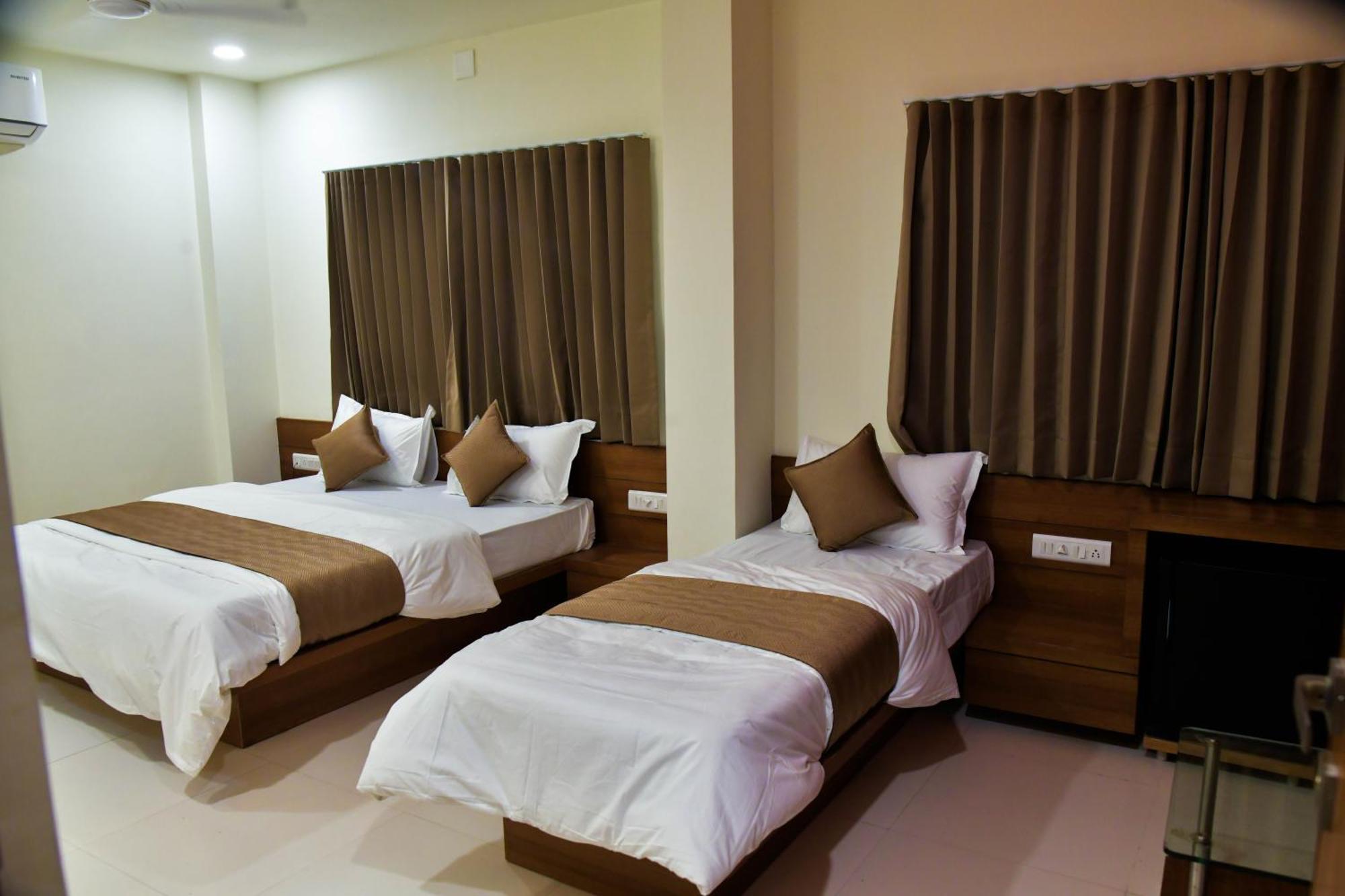 Hotel Ashooka Inn Gandhinagar Kültér fotó