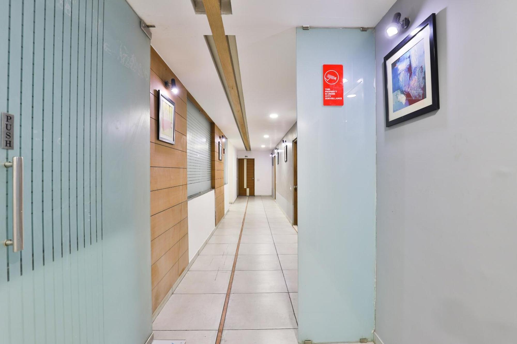 Hotel Ashooka Inn Gandhinagar Kültér fotó